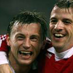 ����� ����